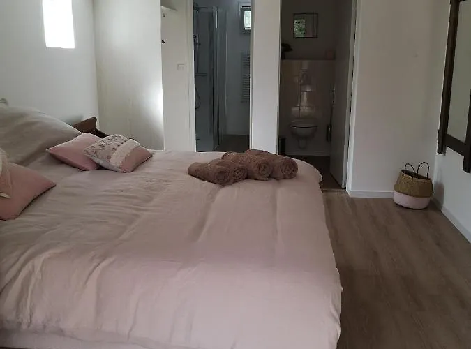 Bed & Breakfast Les Du Houron